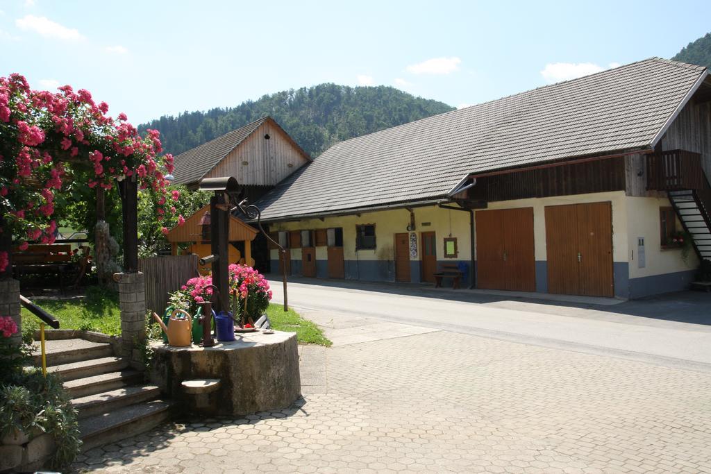 Apartments Pri Bostjanovcu Gorenja Vas  Εξωτερικό φωτογραφία