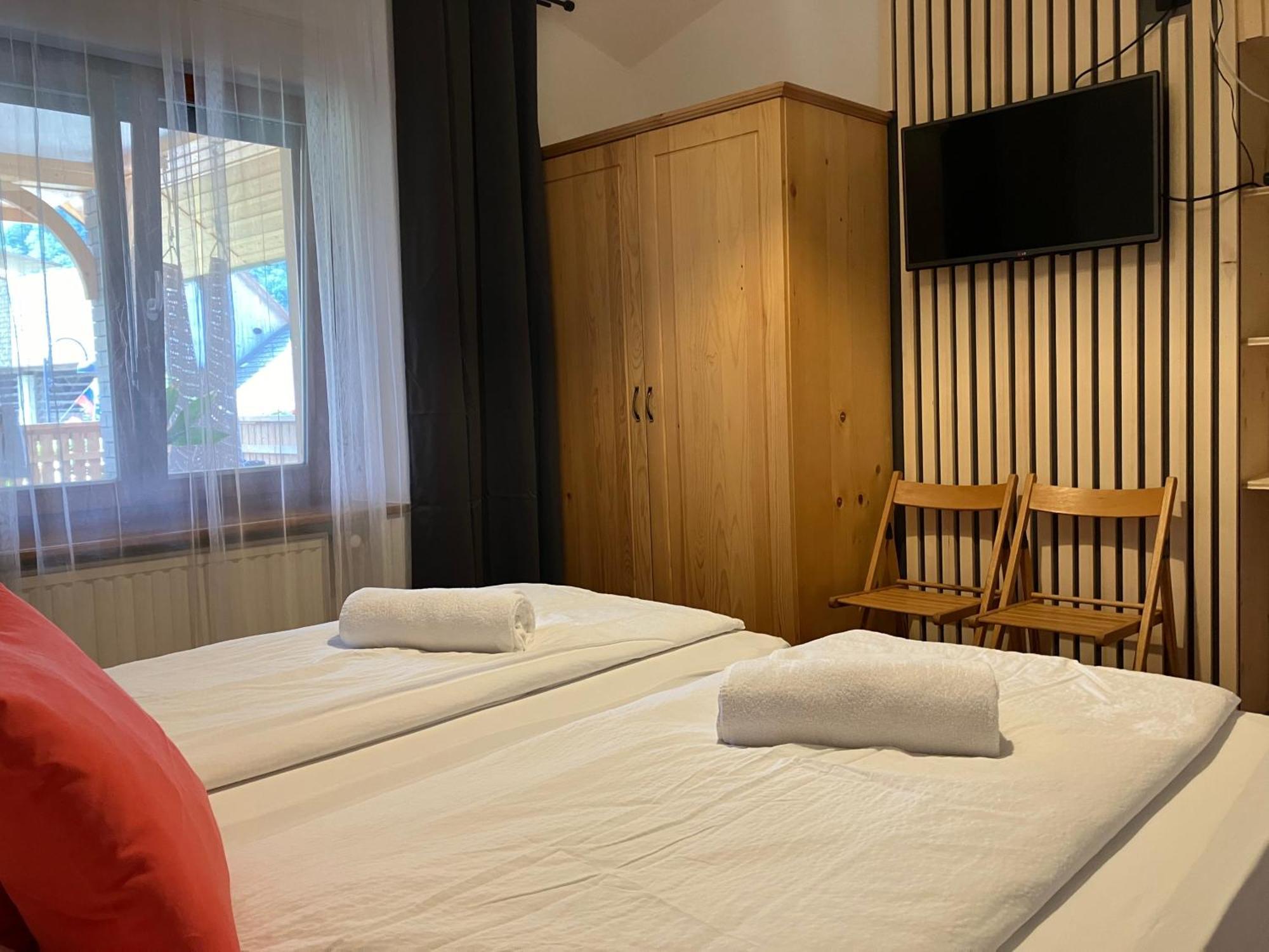 Apartments Pri Bostjanovcu Gorenja Vas  Εξωτερικό φωτογραφία